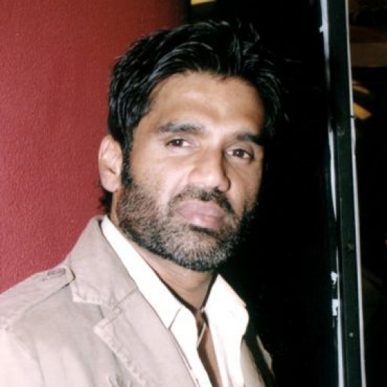 Bollywood actor Sunil Shetty has grabbed headlines in the media for funding the treatment of his Nepalese security guard's ailing 12-year-old daughter.