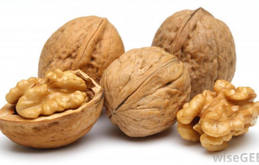 Eating walnuts may keep heart disease and diabetes at bay!