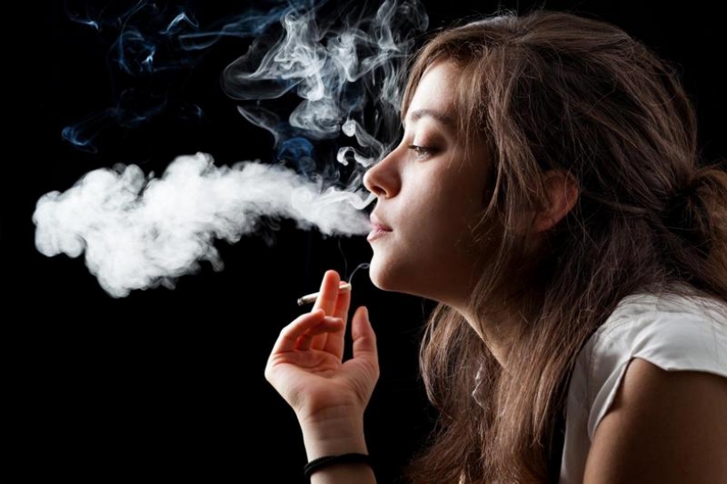 Young female smokers at higher risk of most common type of breast cancer