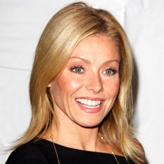 What's In Kelly Ripa's Bag?