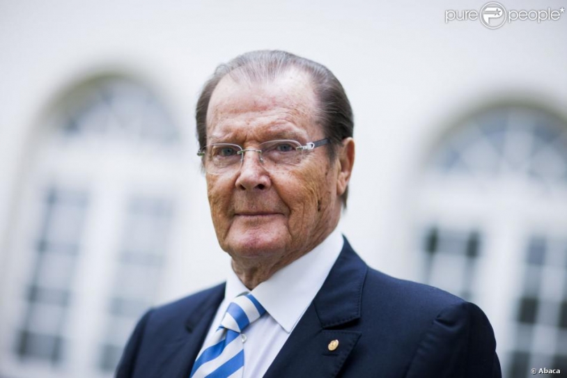 Roger Moore Asks The Queen To Help Stop Wild Animal Circuses