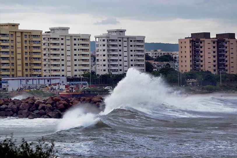 Cyclone Hudhud Hammers Odisha and Andhra Pradesh, India; Damage May Top $1 Billion