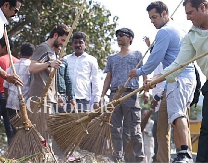 Salman Khan accepts Narendra Modi's invitation for 'Clean India' campaign