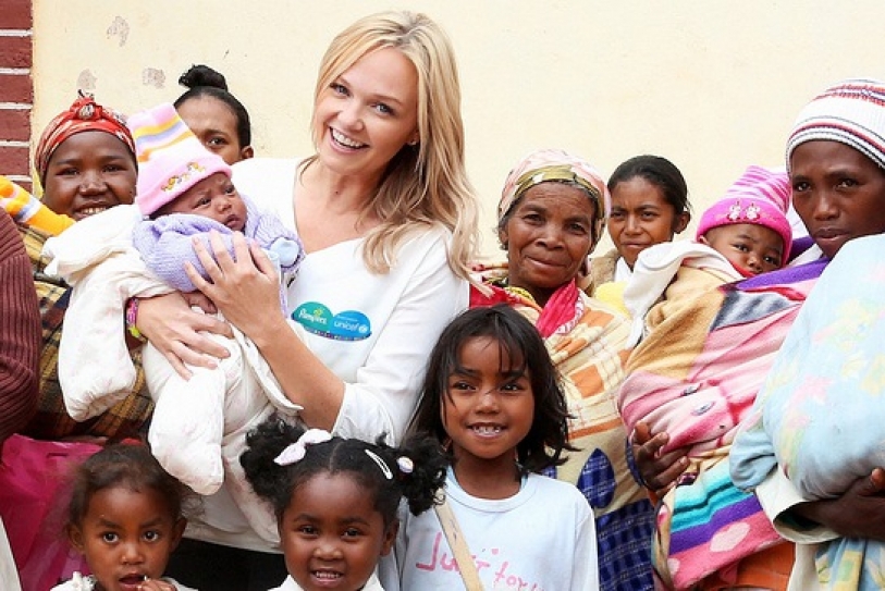 Emma Bunton Launches 9th Annual Pampers UNICEF 1 Pack = 1 Vaccine Campaign