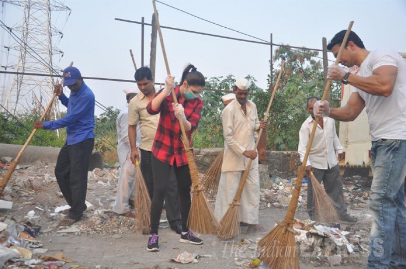 Tamannaah lends support to Swachh Bharat campaign – view pics!