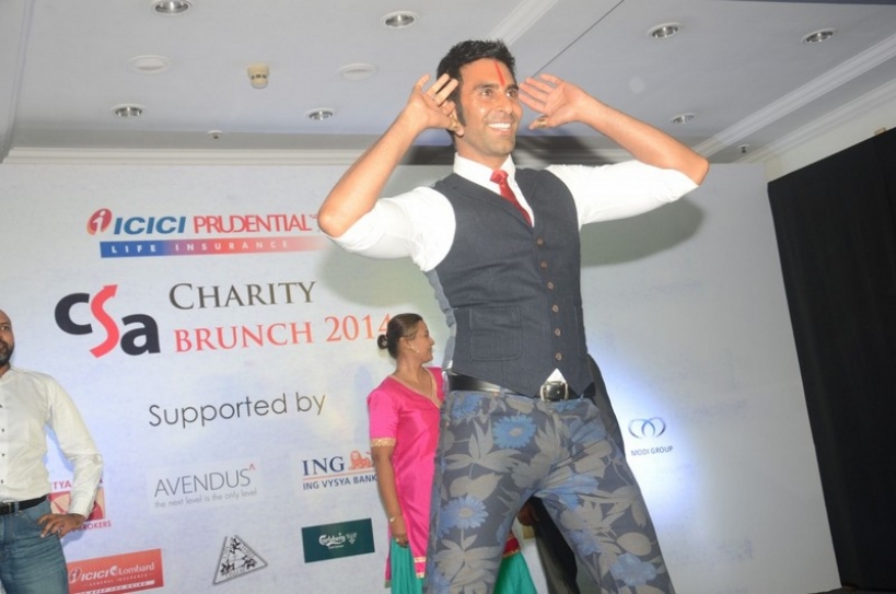 Sandip Soparrkar performs at fundraiser in Mumbai for Catalyst for Social Action