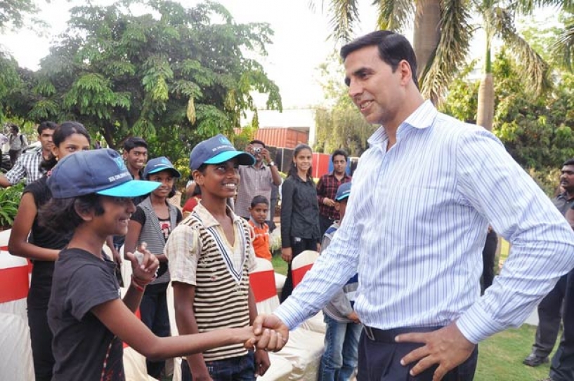 Akshay Kumar launches campaign to end poverty, inequality