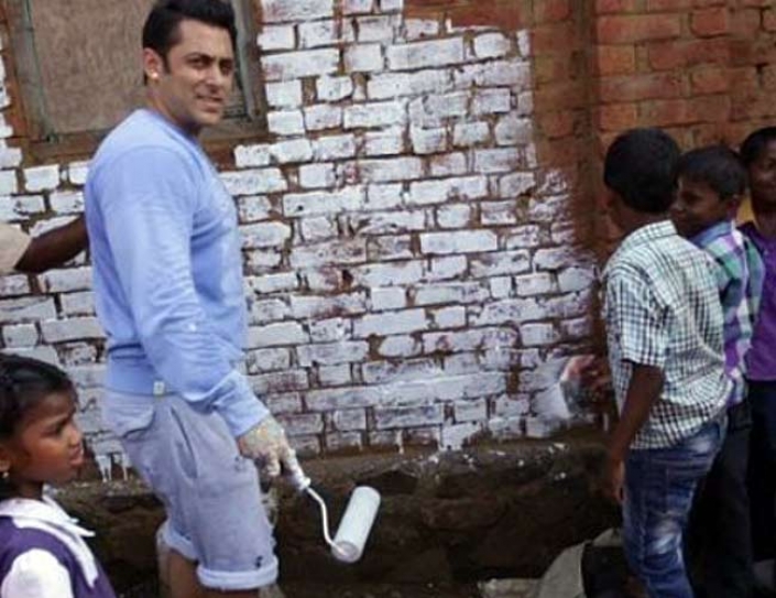 Being Salman Khan: Bajrangi Bhaijaan star paints a village in Karjat