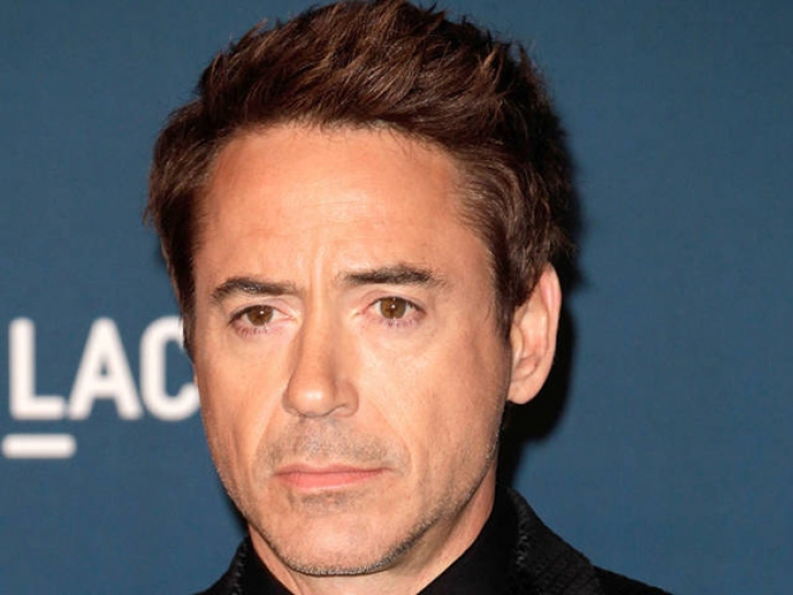 Robert Downey, Jr. offering premiere date for charity