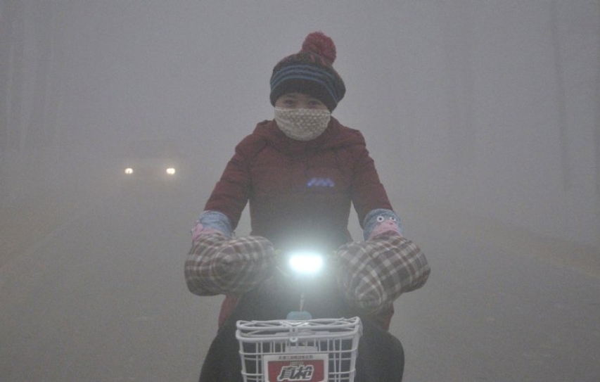 This Bleak Documentary Clip Brings Home The Daily Reality Of Smog In China