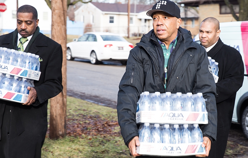 Russell Simmons Delivers Water To Flint