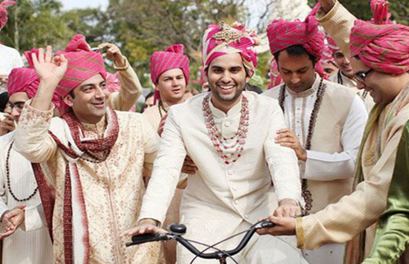 258 Grooms In Surat Will Cycle To Their Weddings To Raise Awareness About Traffic & Pollution