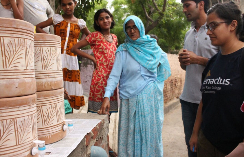 How A Bunch Of Students Are Convincing Villages Around Noida To Use Water Filters