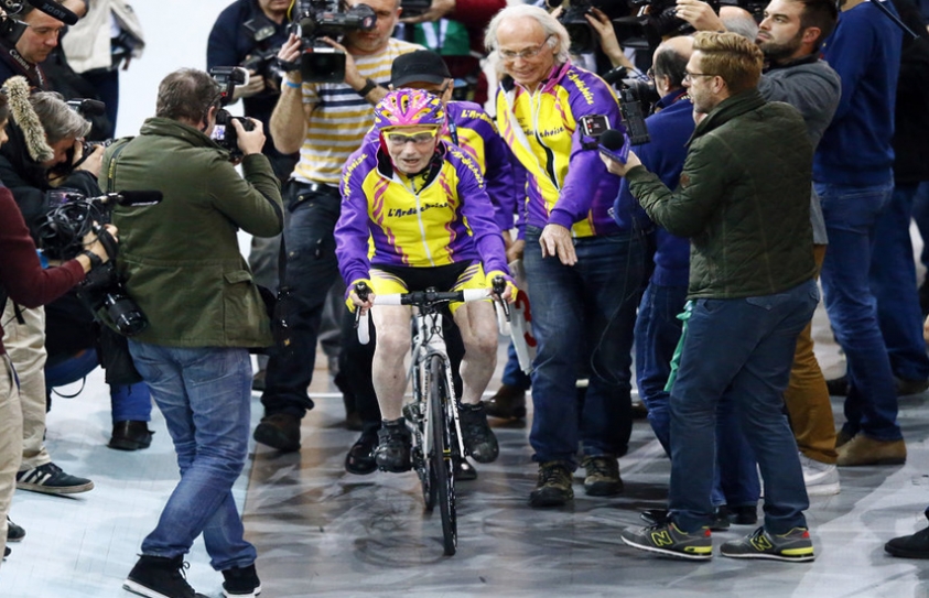 105-Year-Old Cyclist Rides 14 Miles In An Hour En Route To A World Record