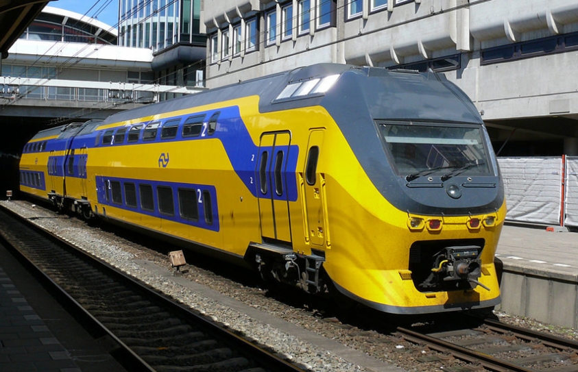 Dutch Electric Trains Become 100% Powered By Wind Energy 