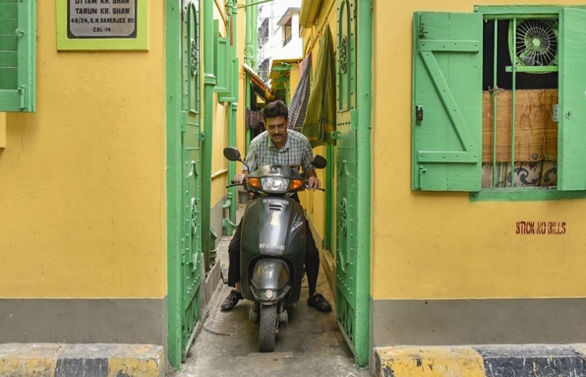 A Scooter-Riding Bookseller Has Served Kolkatta Better Than Amazon Could Ever Hope To 
