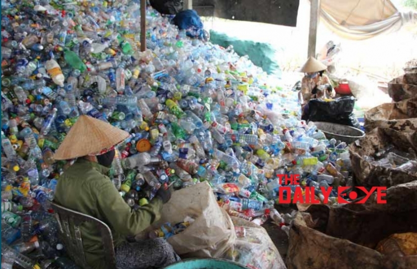 Women profit from urban waste in Vietnam