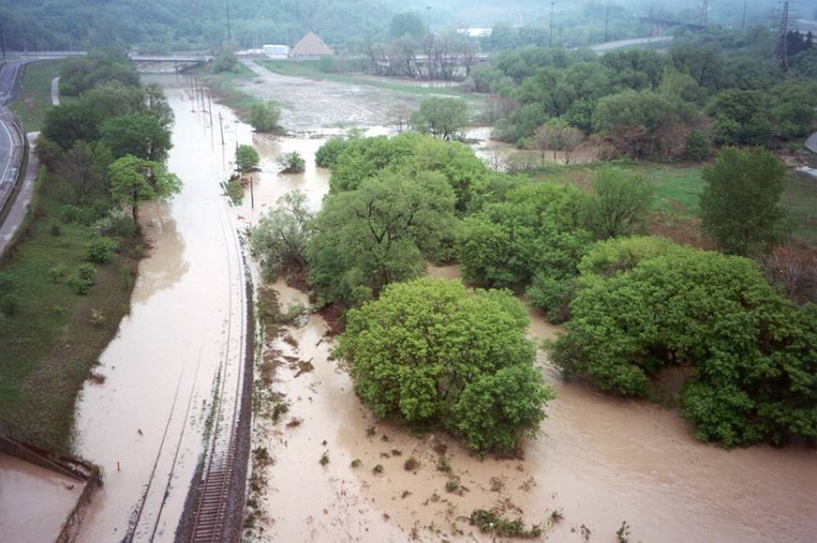 Monitoring Climate Change software uses local weather data to predict trends