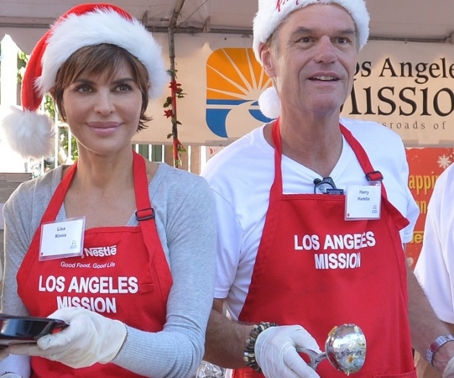 Stars Help Serve Meals To The Homeless On Christmas Eve