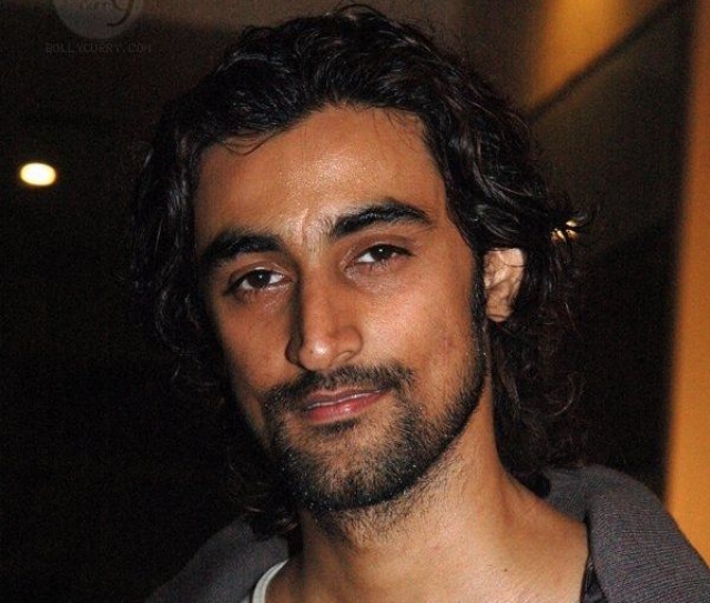 Kunal finds solace in charitywork