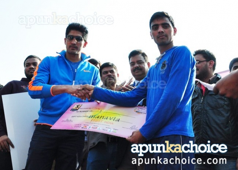 Fugly' Star Vijender Singh Promotes Cancer Awareness