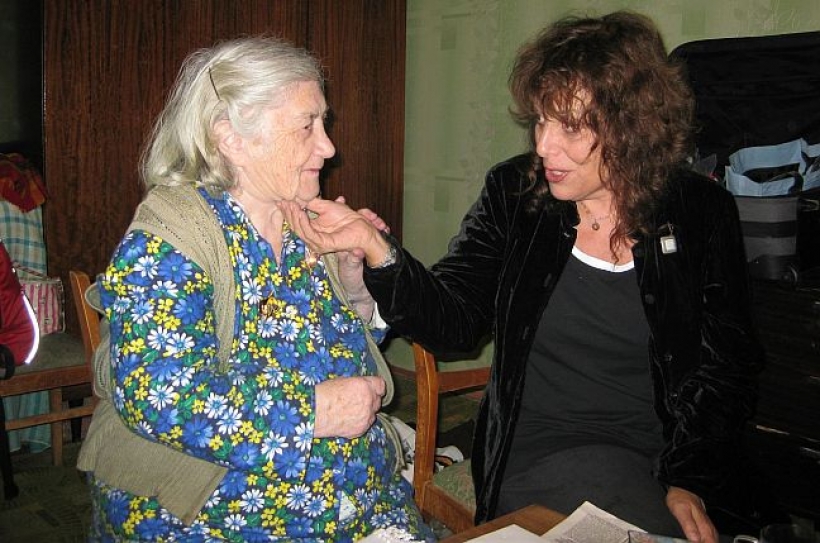 TV director’s charity reaches out to Ukrainian Holocaust survivors