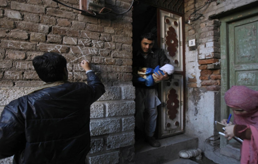 Pakistani polio strain threatens global campaign