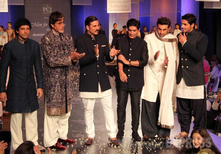 B-town’s men Ranbir, Big B, Akshay, Sidharth, Farhan walk the ramp for the ladies