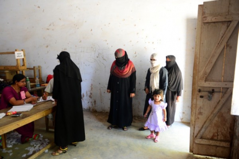 Indian Muslim women strive to break poverty cycle