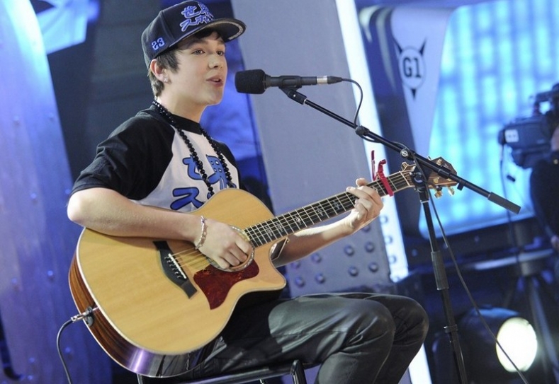 Austin Mahone Visits Children's Hospital In Miami
