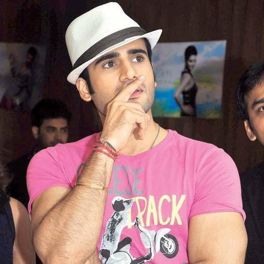 Karan Tacker steps in Jhalak Dikhla Jaa for a cause
