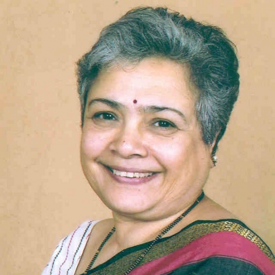 Hindi media should do away with preconceptions and stubbornness : Mrinal Pande