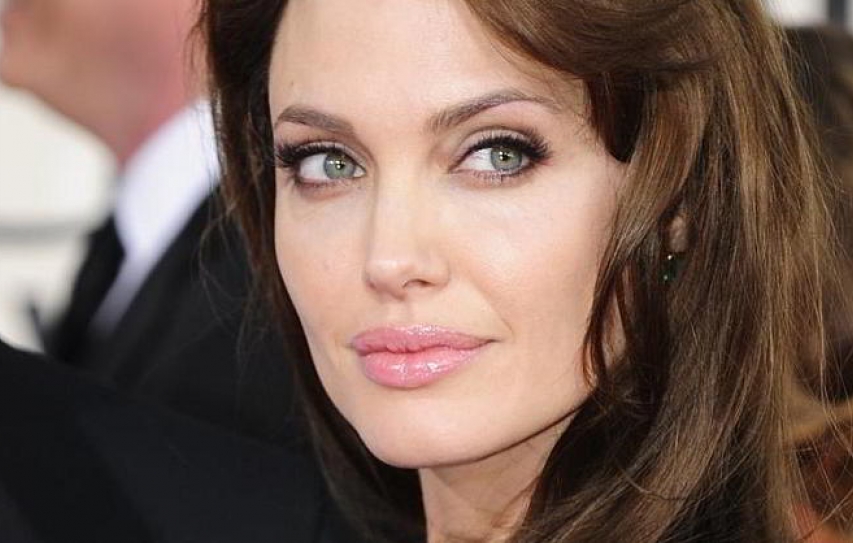 Stars Support UNHCR's World Refugee Day Message