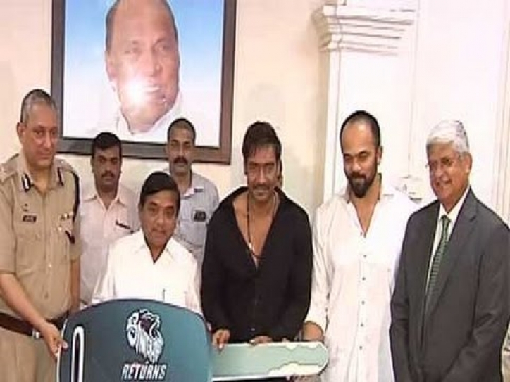 Ajay Devgn and Rohit Shetty give 2 Tata Cars to Mumbai Police for Police Patrolling