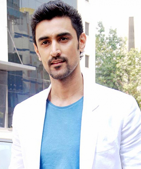 Bollywood actor Kunal Kapoor raises fund for Jammu and Kashmir flood victims