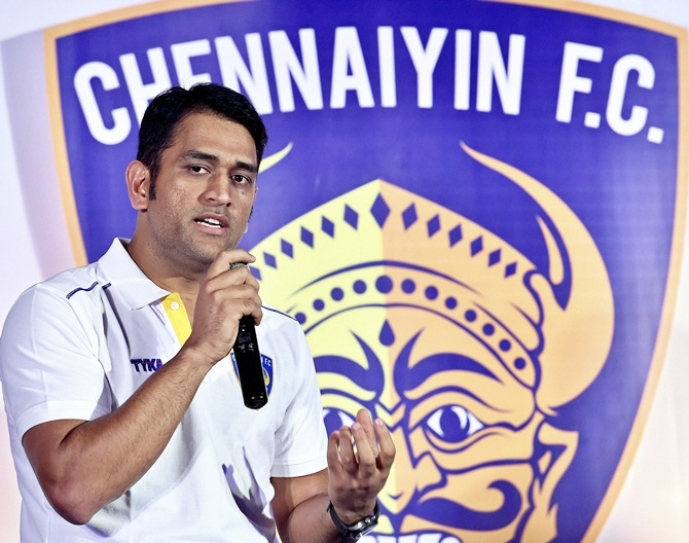 ISL: When MS Dhoni showcased his goalkeeping skills!
