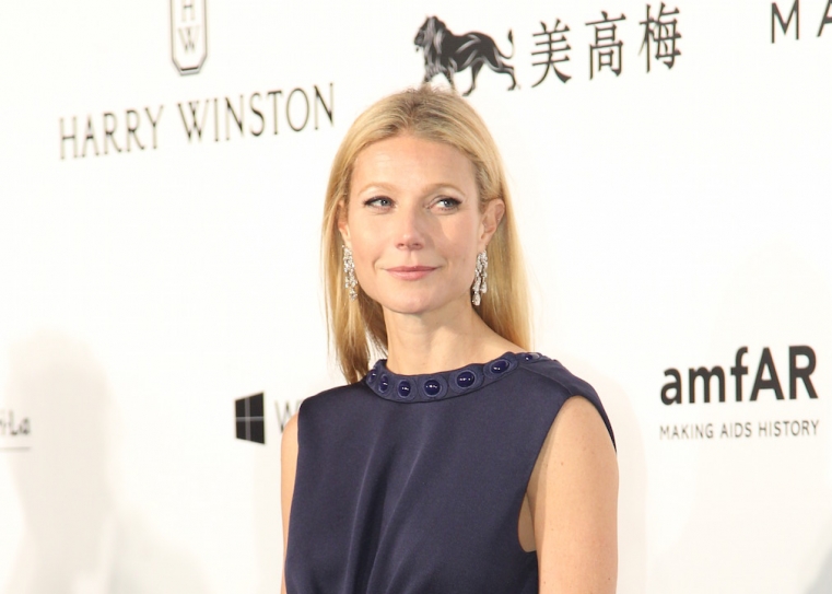 Inaugural amfAR Hong Kong Gala Raises Over $4 Million