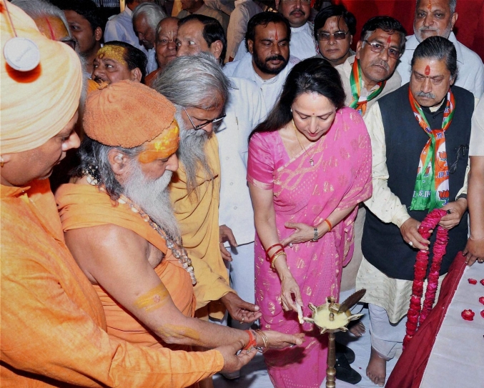 Hema Malini launches UP's First Water ATM