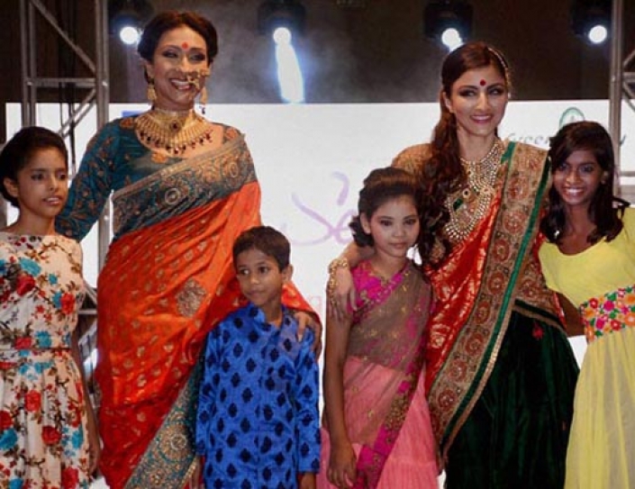 Soha Ali, Rituparna Walk For Street Children Charity.
