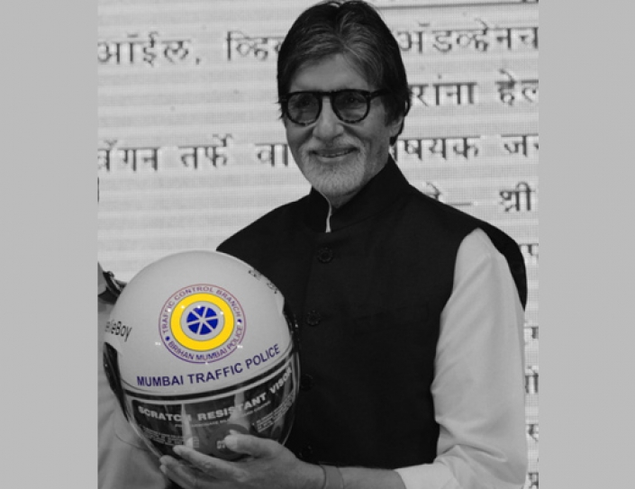 Big B Innaugurates Helmet Facilities For Mumbai Traffic Police.