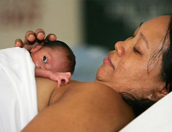 Skin-To-Skin Contact With Baby In Neonatal Unit Decreases Maternal Stress Levels