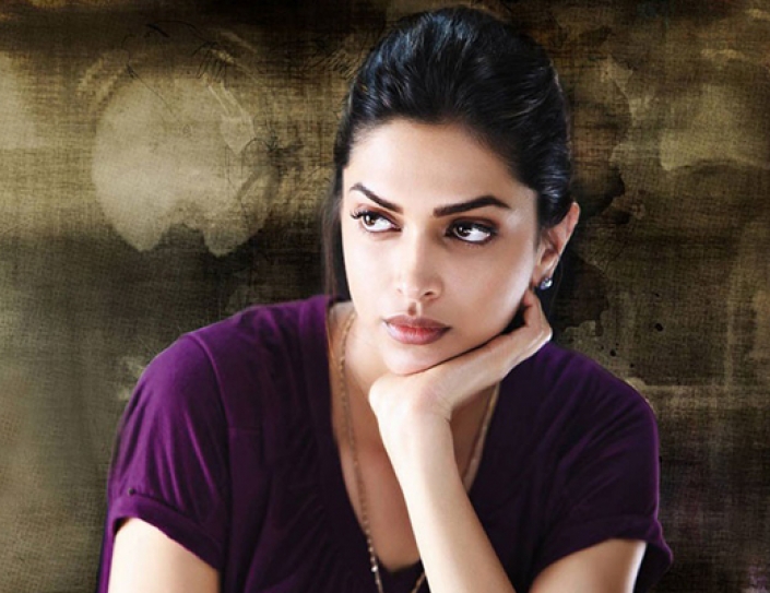 Deepika Unhappy, Men Get Paid More Than Women In Bollywood