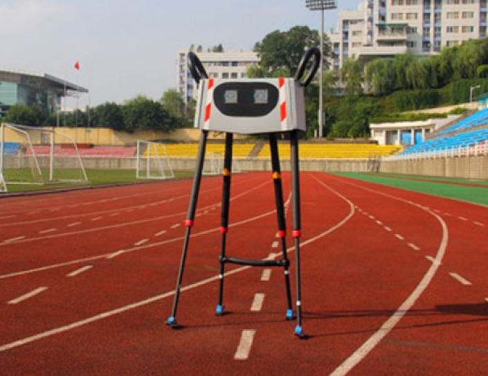 A Cute Chinese Robot Has Set a New Walking Distance Record on a Single Charge