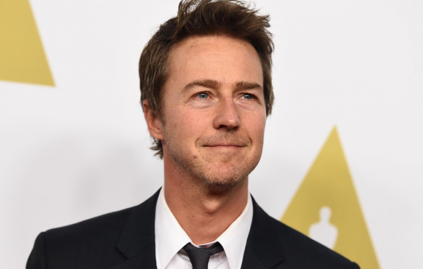 Ed Norton Raises $400K To Syrian Family After Seeing ‘Humans Of New York’ Facebook Post