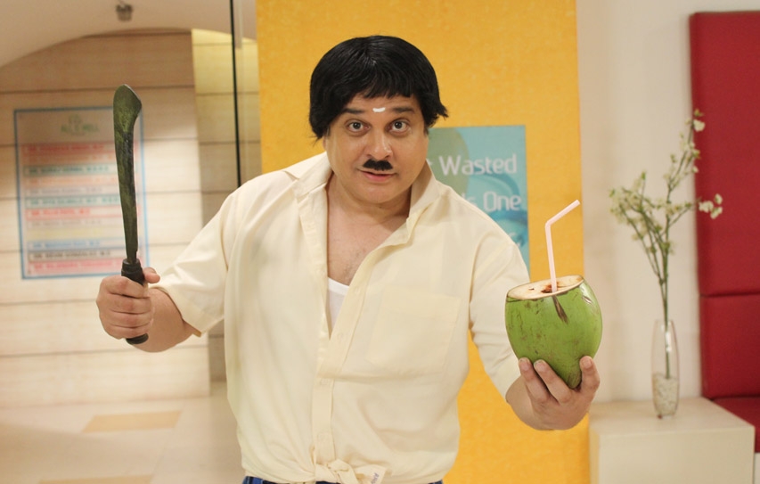 Mahesh Thakur Turns Into A Naariyal Paani Vaala In SAB TV’s Woh Teri Bhabhi Hai Pagle