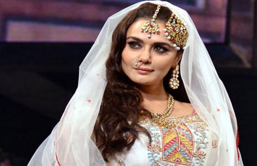 Preity ZintaTo Auction Her Wedding Photos For Charity