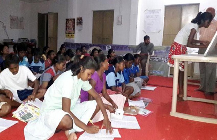 Financial  Jharkhand: Women Hockey Players Learn English To Break Language Barrier