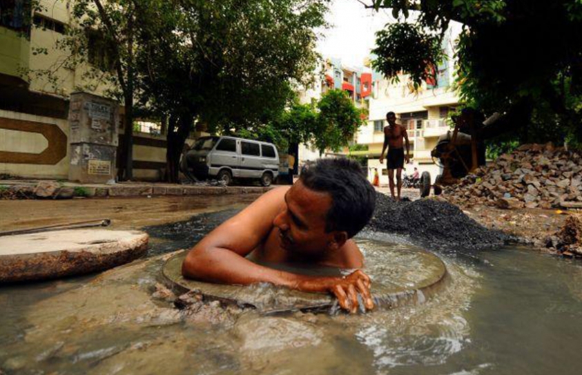 Safai Karamcharis To Appeal To PM Modi For Eradication Of Manual Scavenging 