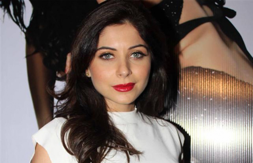 Kanika Kapoor Bats For Women Empowerment