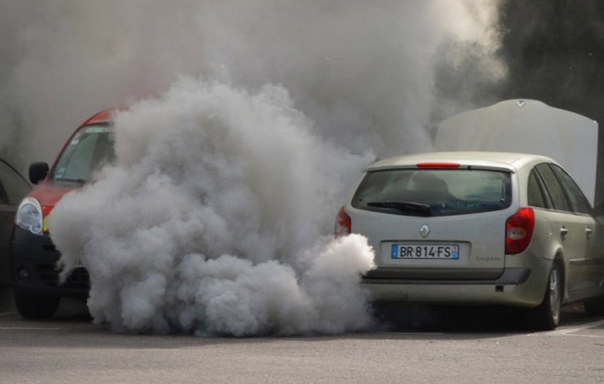 Paris Bans All Cars Made Before 1997 To Reduce Pollution